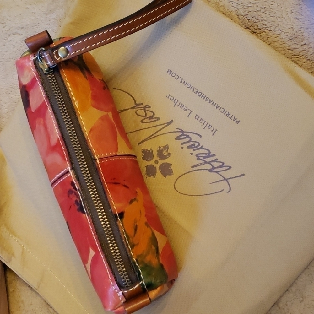 𝅺patricia Nash leather make-up bag or pen case